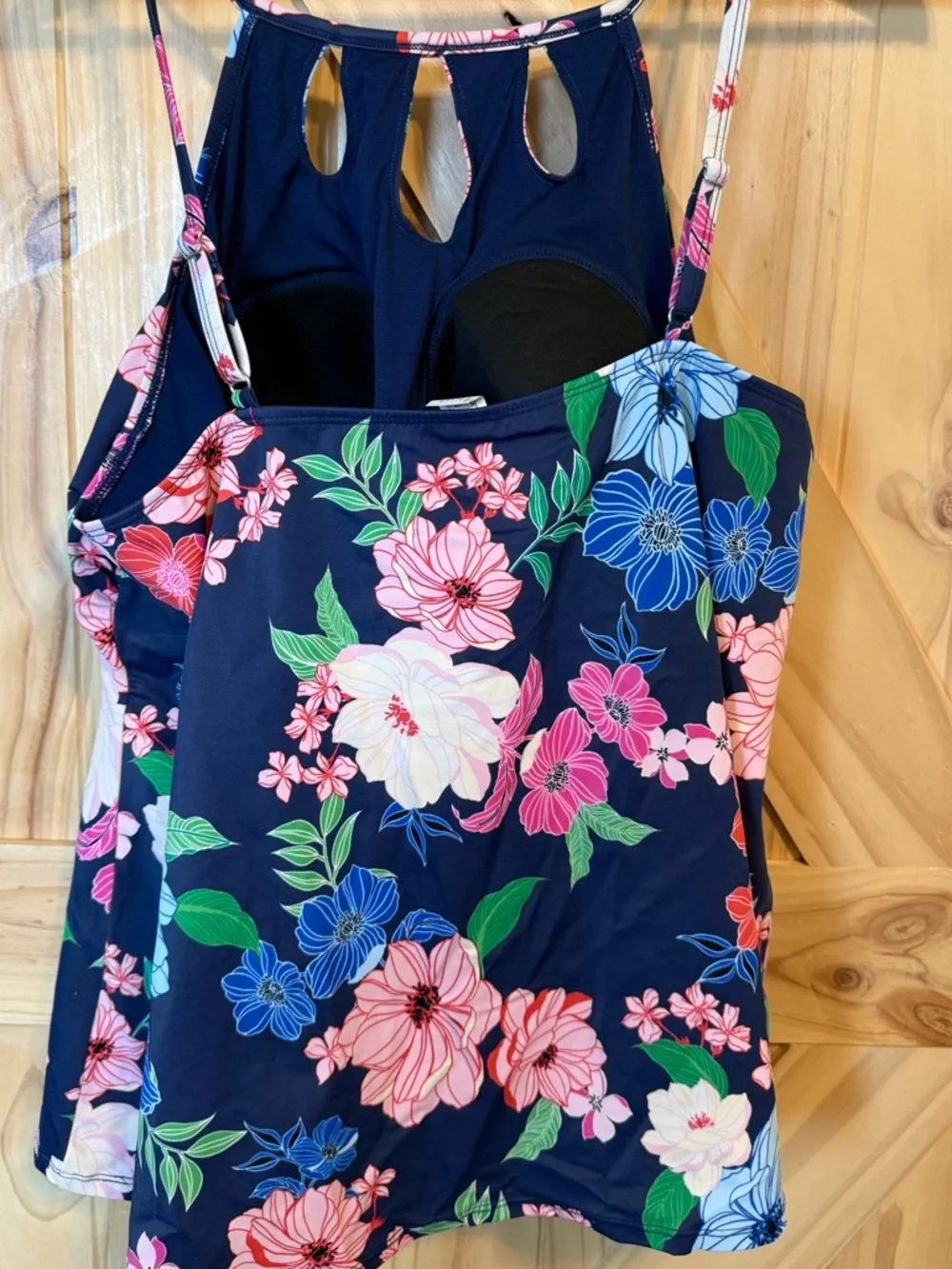 ⭐️Liz Claiborne Navy Floral Tankini Halter One-Piece - Picture 8 of 9